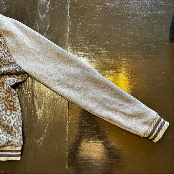 Retro PINK Small Gray Varsity Jacket Look Bedazzled Y2K Animal Peint - Picture 7 of 7